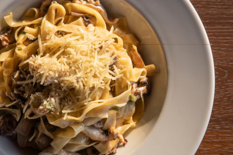 Fettuccine Alfredo with creamy parmesan sauce and pasta